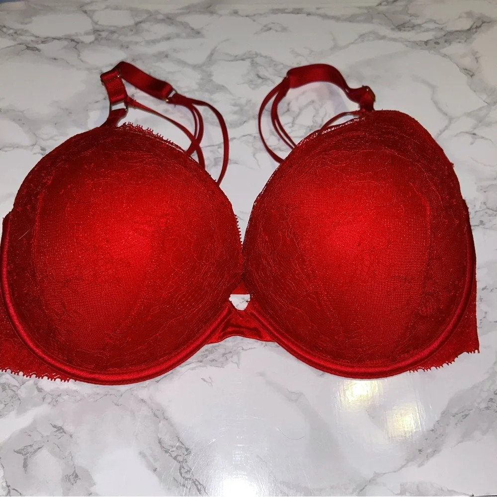 Victoria’s Secret Red Lace Push Up Bra - Picture 3 of 9